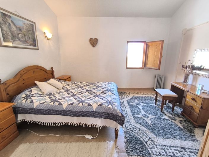 Image No.12-5 Bed Townhouse for sale