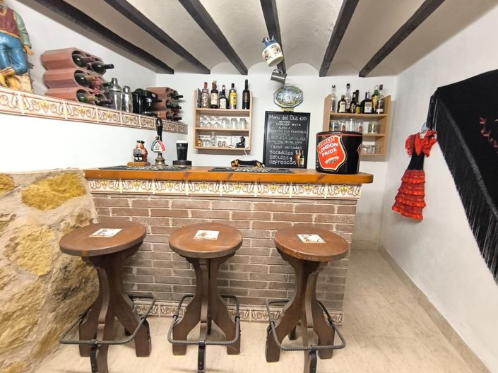 Image No.24-5 Bed Townhouse for sale