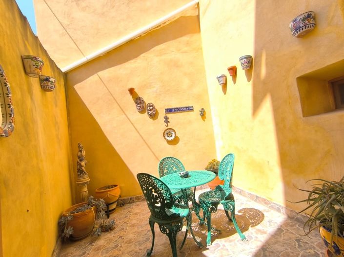 Image No.35-5 Bed Townhouse for sale