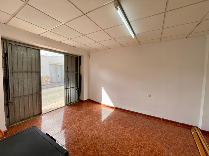 Image No.11-2 Bed Townhouse for sale