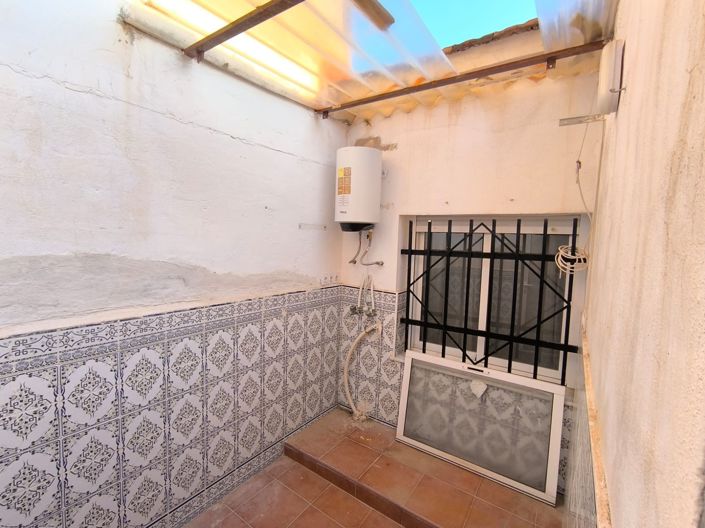 Image No.12-2 Bed Townhouse for sale