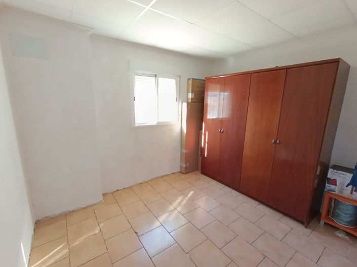 Image No.17-3 Bed Country House for sale