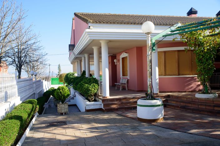 Image No.10-6 Bed Villa for sale