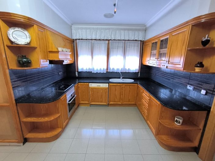 Image No.14-6 Bed Villa for sale