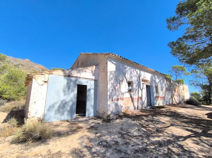 Image No.7-4 Bed Country House for sale