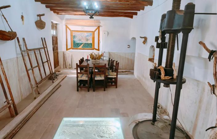 Image No.2-Maison de campagne de 6 chambres à vendre à Yecla