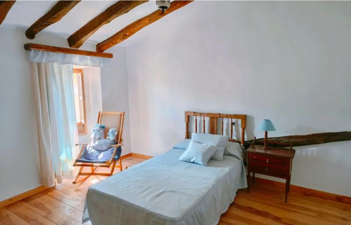 Image No.3-Maison de campagne de 6 chambres à vendre à Yecla