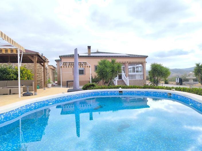 Image No.3-5 Bed Villa for sale