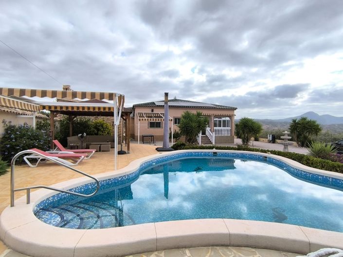 Image No.41-5 Bed Villa for sale