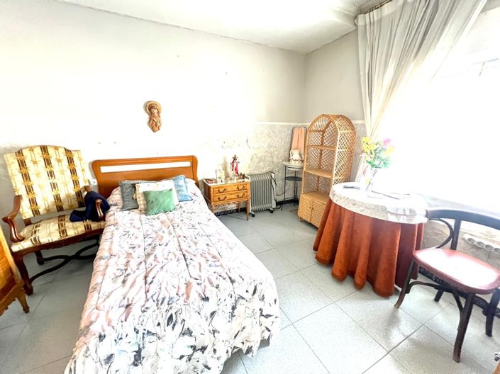 Image No.10-6 Bed Townhouse for sale