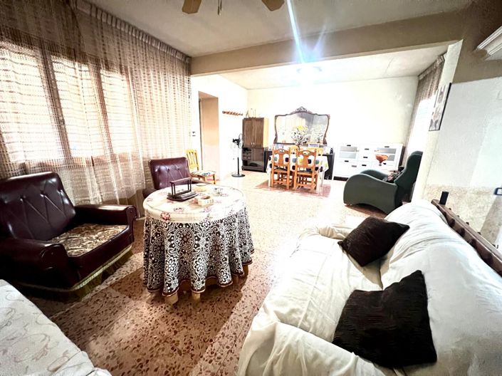 Image No.19-6 Bed Townhouse for sale