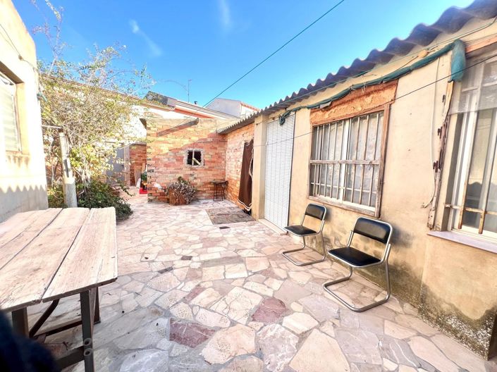 Image No.2-6 Bed Townhouse for sale