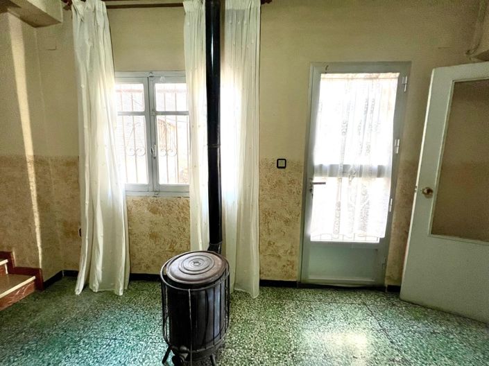 Image No.29-6 Bed Townhouse for sale