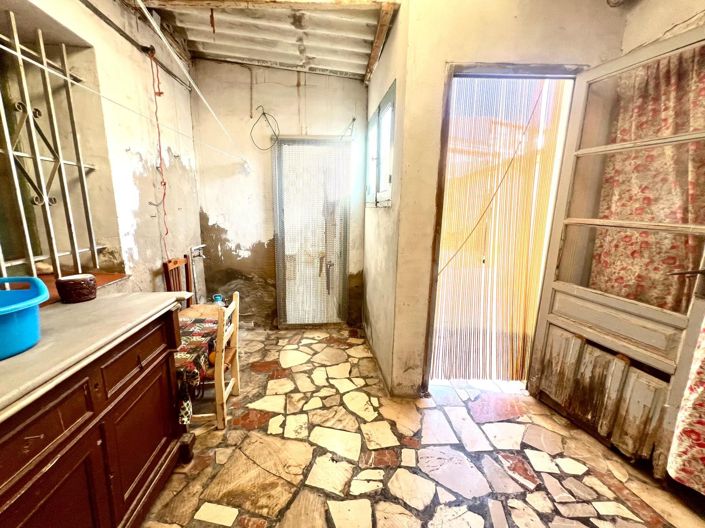 Image No.30-6 Bed Townhouse for sale