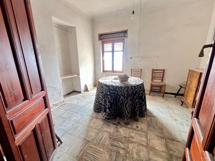 Image No.11-3 Bed Country House for sale