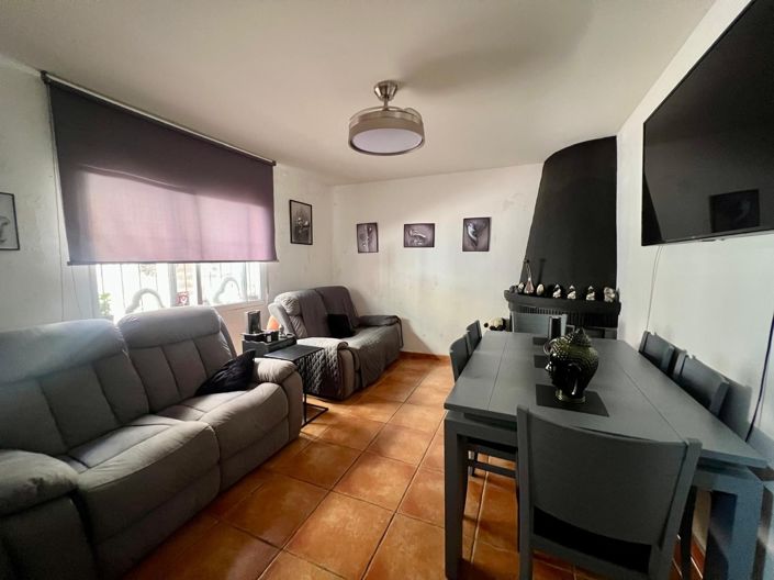 Image No.1-4 Bed Townhouse for sale