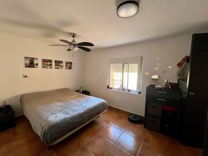 Image No.13-4 Bed Townhouse for sale