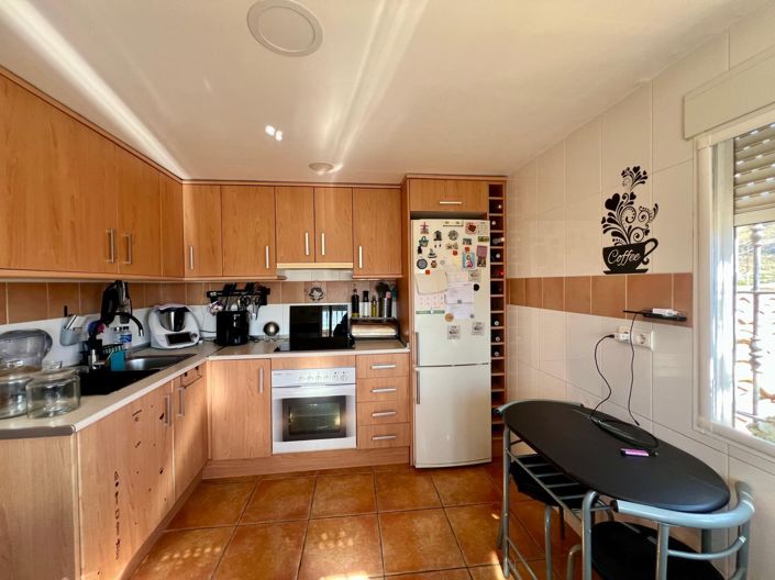 Image No.2-4 Bed Townhouse for sale