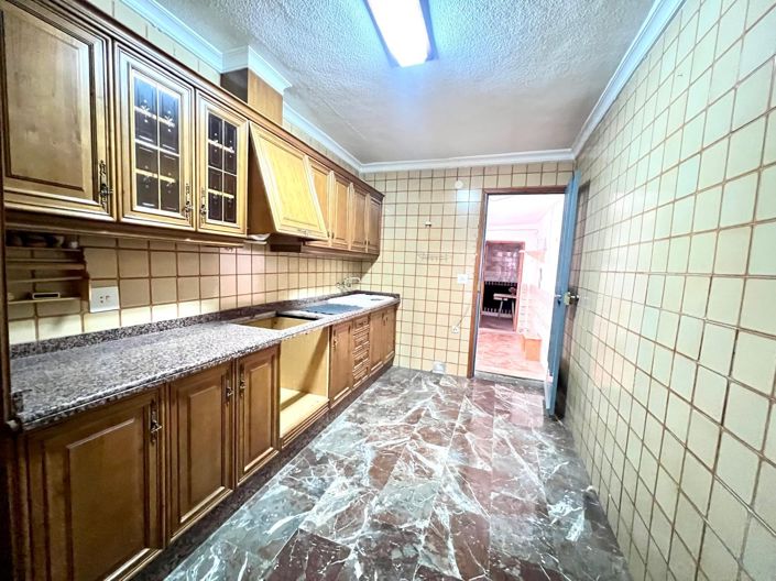 Image No.11-4 Bed Townhouse for sale