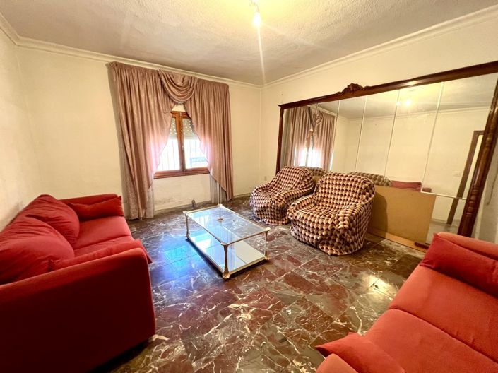 Image No.12-4 Bed Townhouse for sale