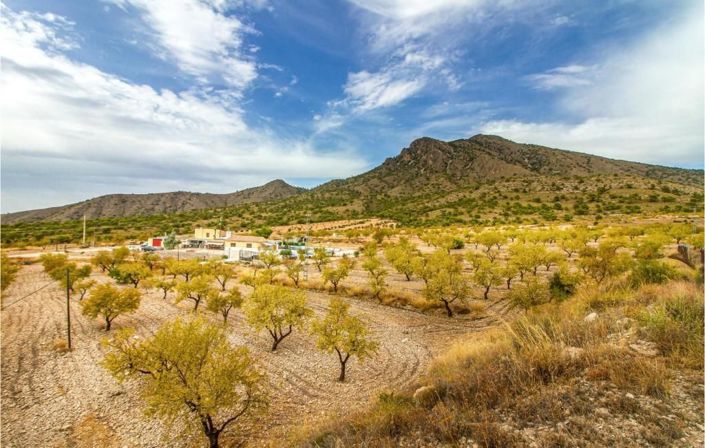 Image No.2-8 Bed Villa for sale