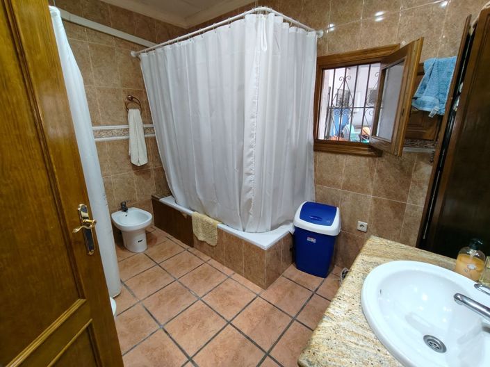 Image No.21-8 Bed Villa for sale