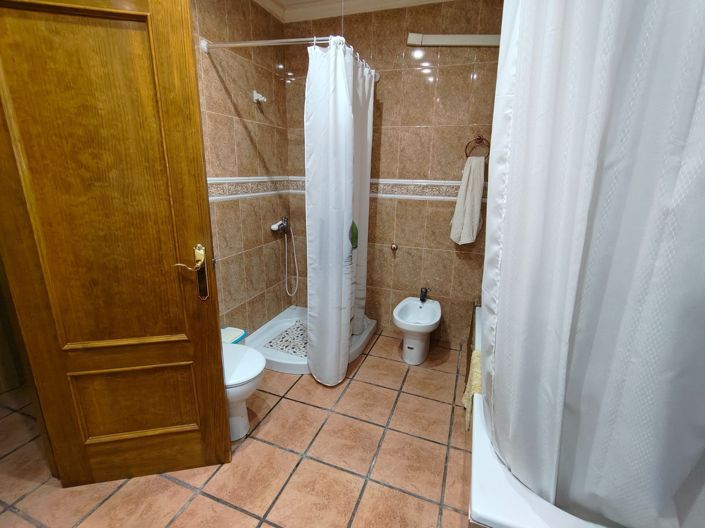 Image No.22-8 Bed Villa for sale