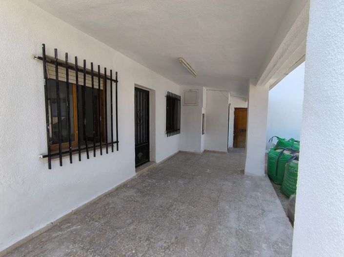 Image No.28-8 Bed Villa for sale