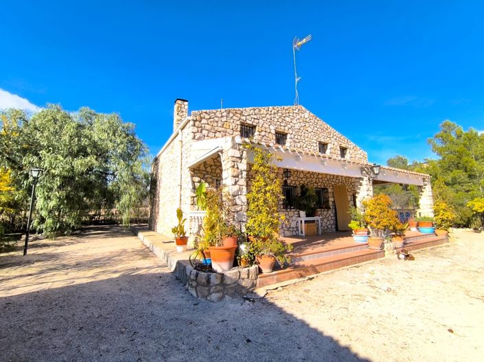 Image No.1-6 Bed Villa for sale