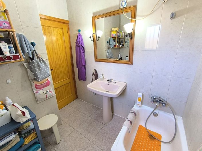 Image No.8-6 Bed Villa for sale