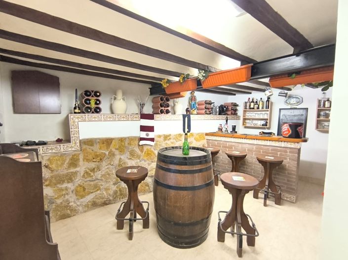 Image No.25-5 Bed Townhouse for sale