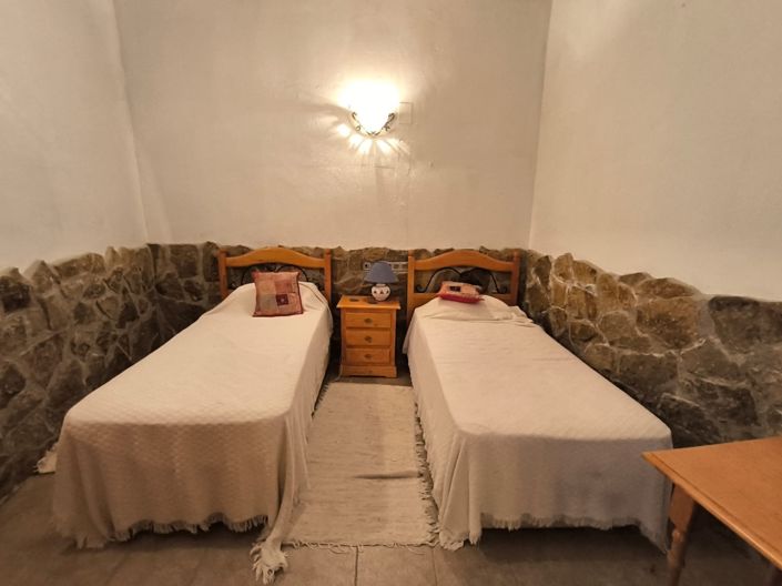 Image No.26-5 Bed Townhouse for sale