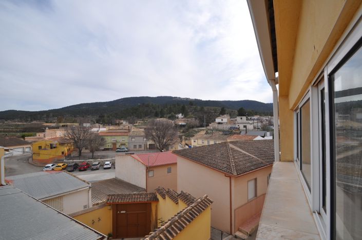 Image No.40-5 Bed Townhouse for sale