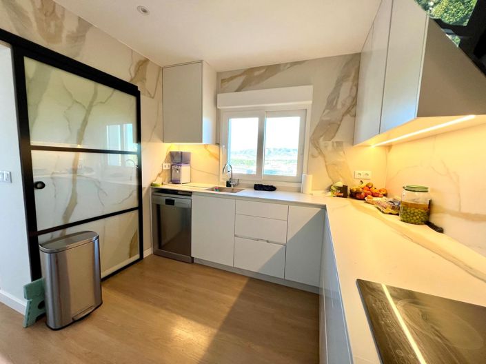 Image No.3-4 Bed Villa for sale