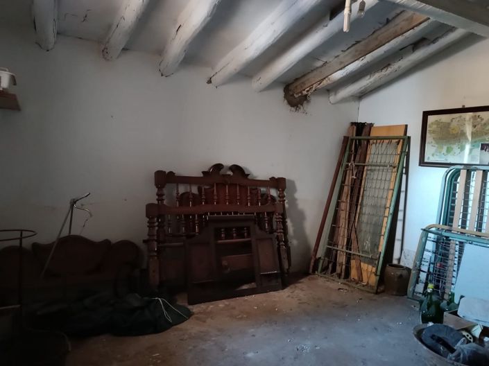 Image No.6-2 Bed Country House for sale