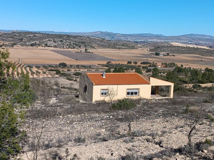 Image No.2-Maison de campagne de 3 chambres à vendre à Yecla