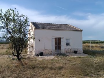 2 Bed Country House for sale