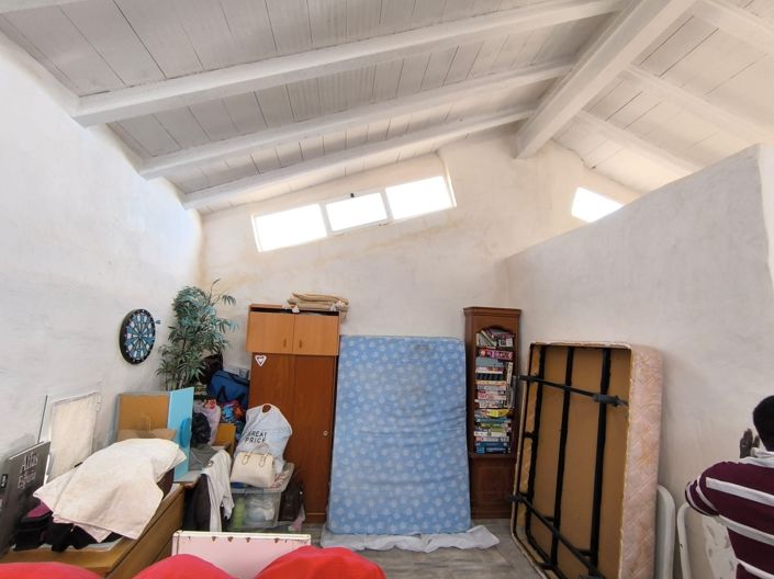 Image No.12-2 Bed Country House for sale