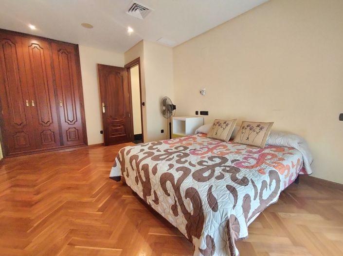 Image No.34-4 Bed Villa for sale