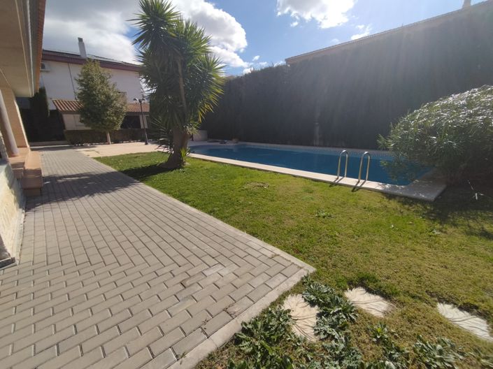 Image No.48-4 Bed Villa for sale