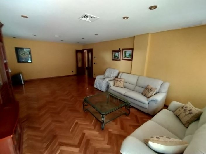 Image No.6-4 Bed Villa for sale