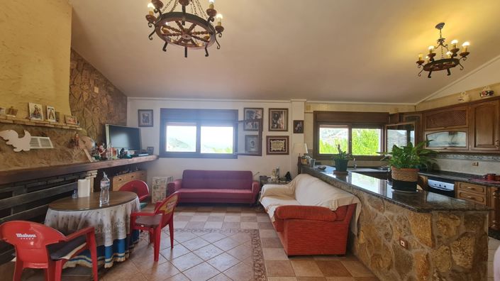 Image No.10-4 Bed Villa for sale