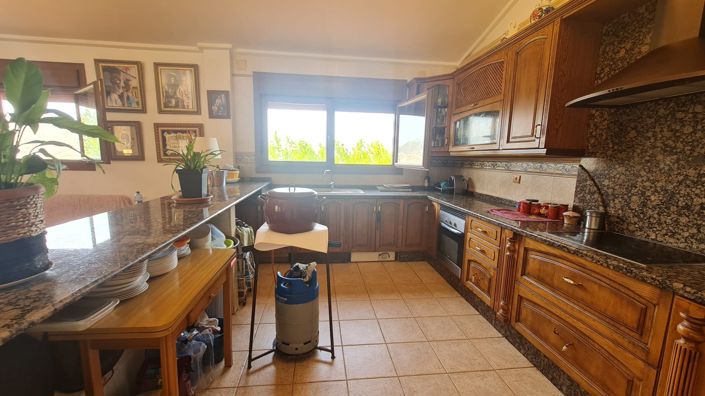 Image No.12-4 Bed Villa for sale