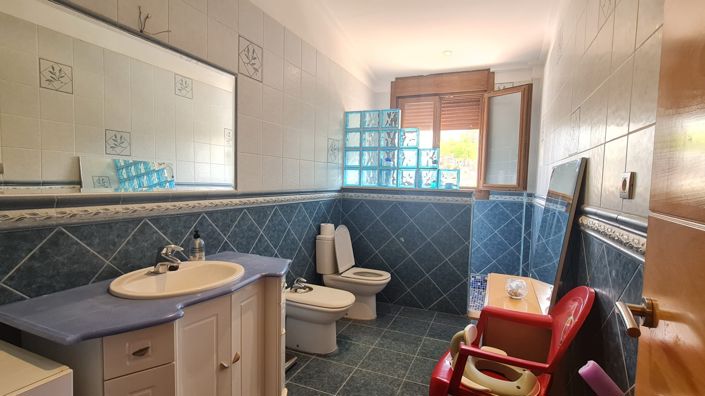 Image No.18-4 Bed Villa for sale