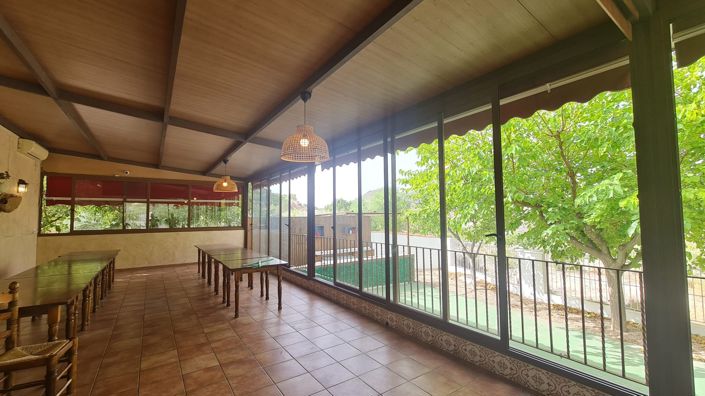 Image No.4-Villa de 4 chambres à vendre à Petrer