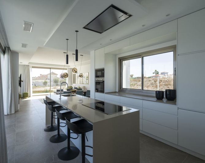 Image No.17-5 Bed Villa for sale