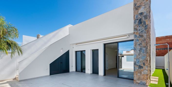 Image No.4-3 Bed Townhouse for sale