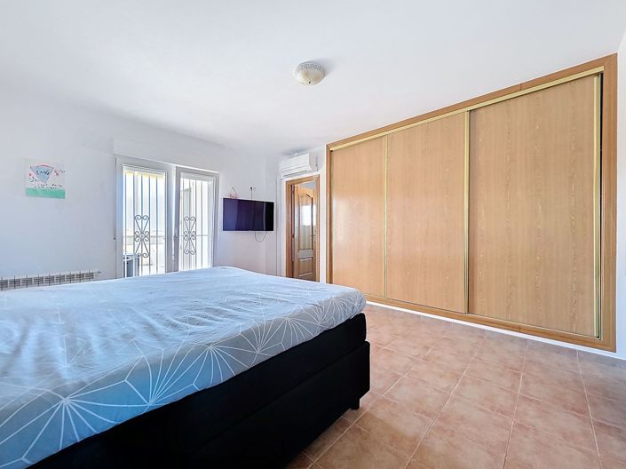 Image No.26-4 Bed Villa for sale