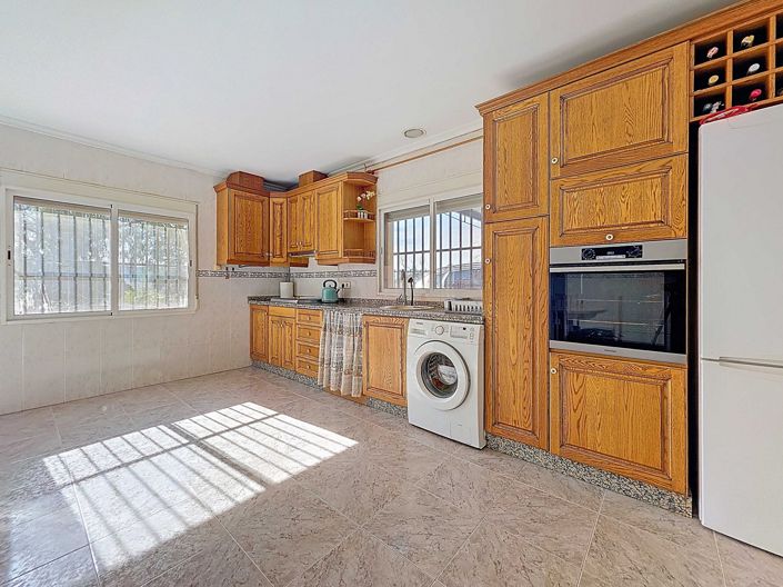 Image No.21-5 Bed Country House for sale