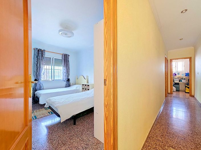 Image No.25-5 Bed Country House for sale